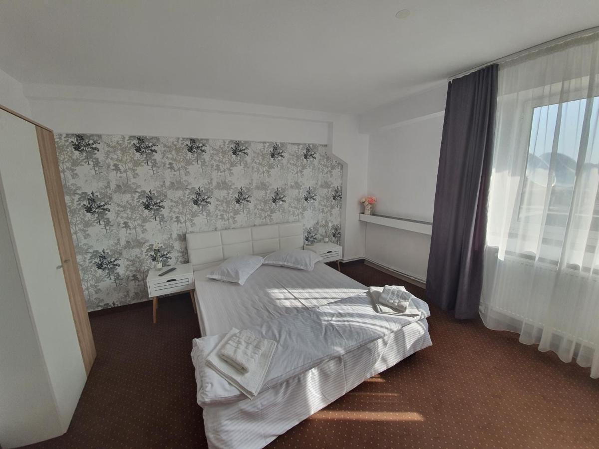 Aparthotel Bon Ton *