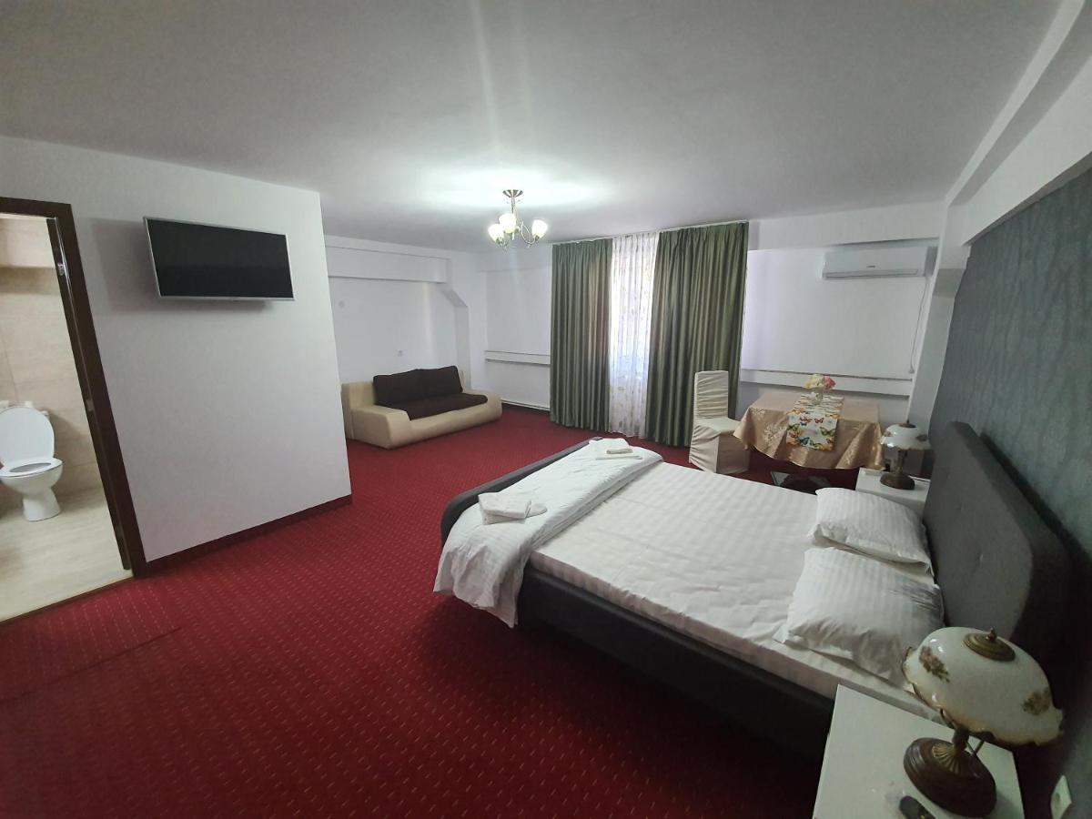 Bon Ton Aparthotel *