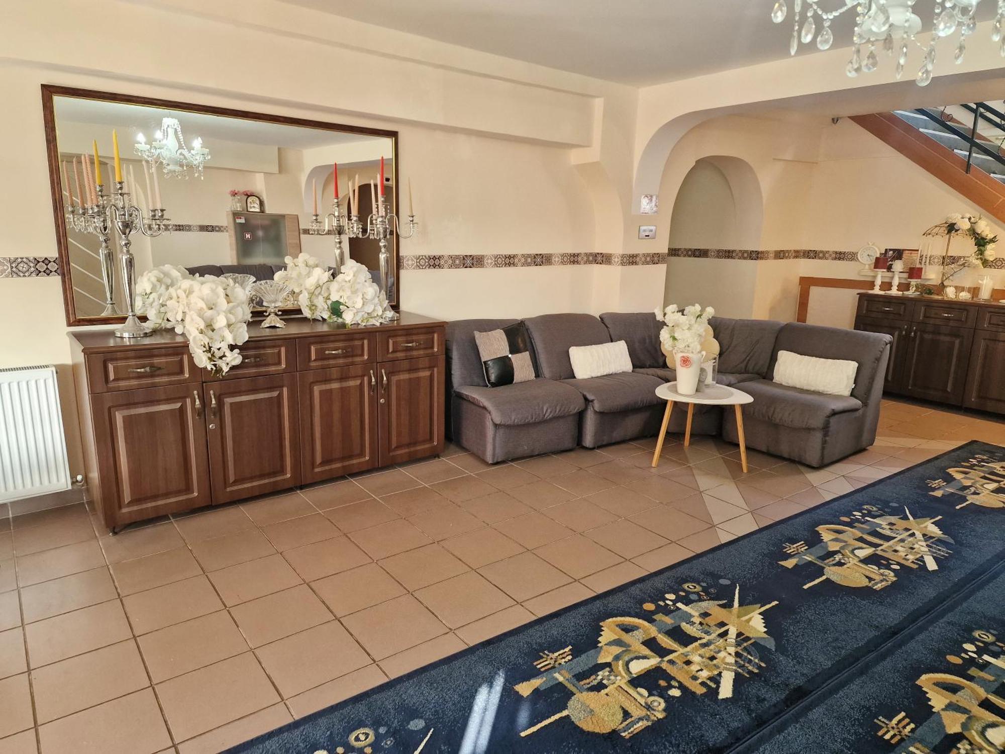 Aparthotel Bon Ton *