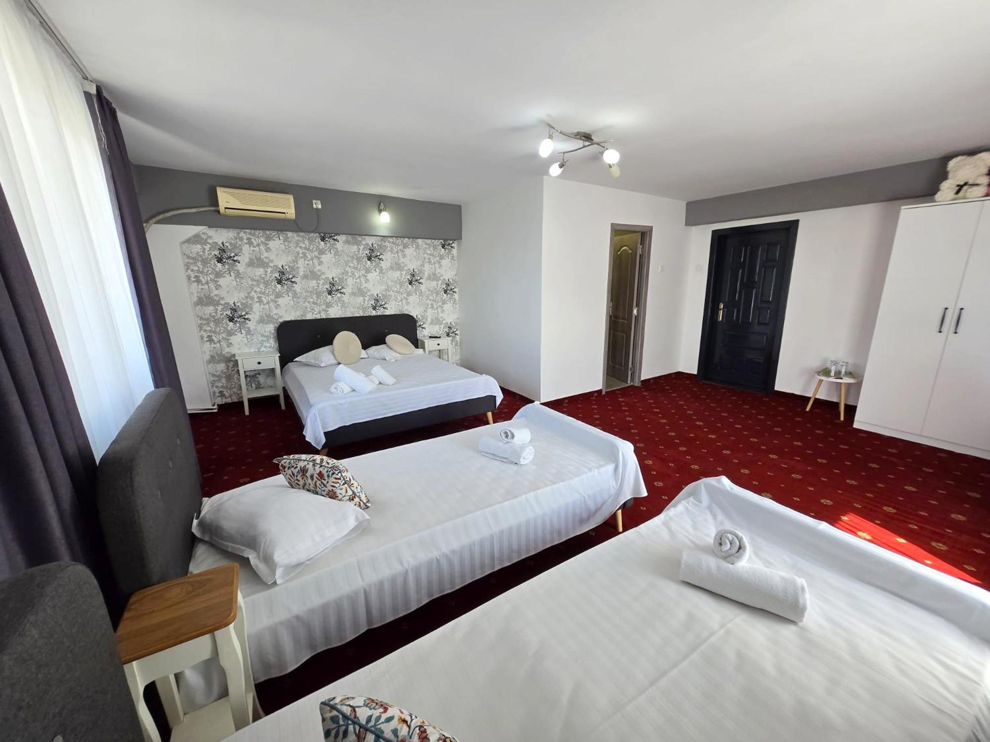 Aparthotel Bon Ton *